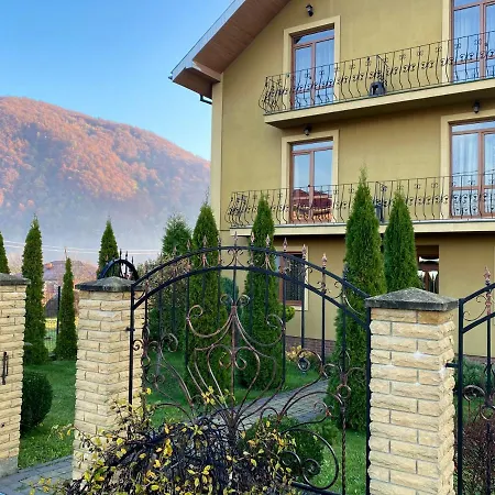 в горах у аліни Guest house 3*