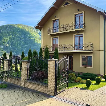 в горах у аліни