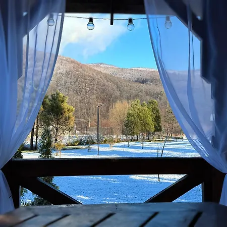 в горах у аліни Guest house 3*