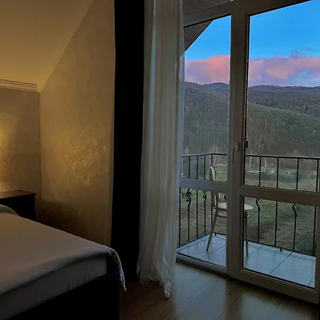 Guest house в горах у аліни