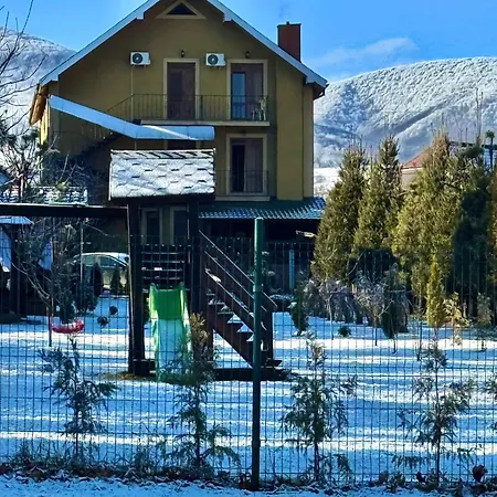 в горах у аліни Guest house Solochin